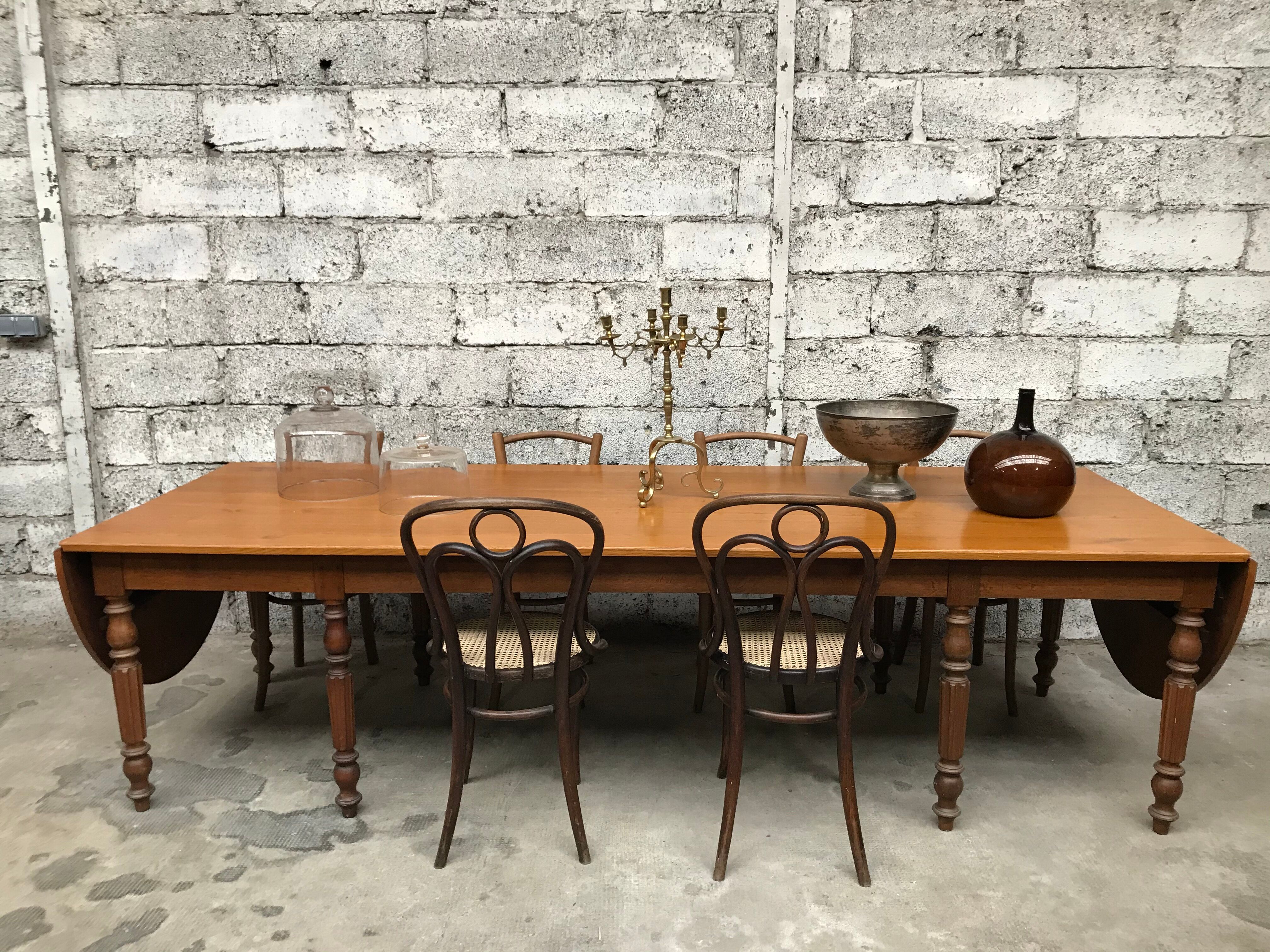 Former large oak farm table early 20th vintage