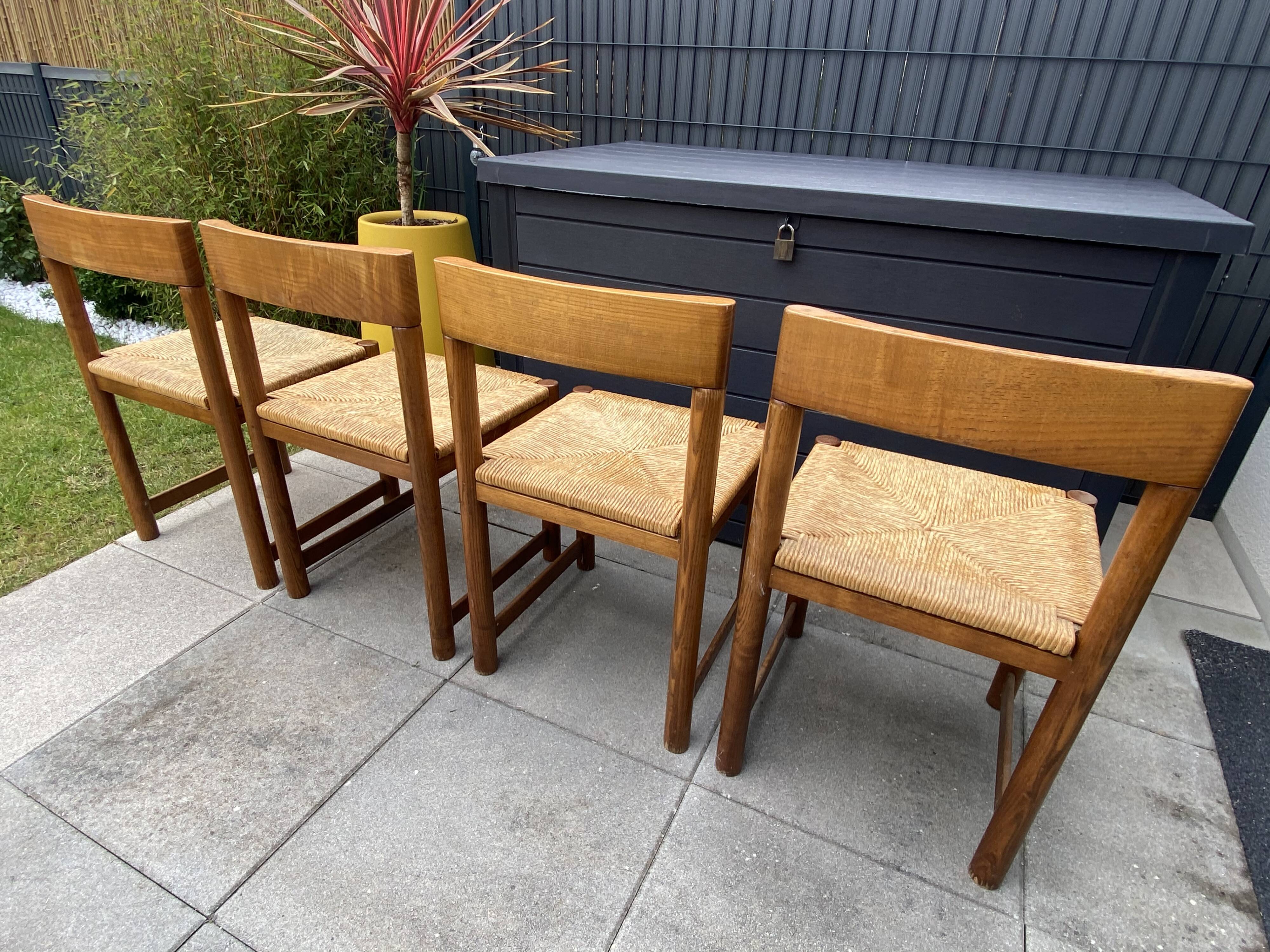 Suite de 4 chaises paillées vintage années 70