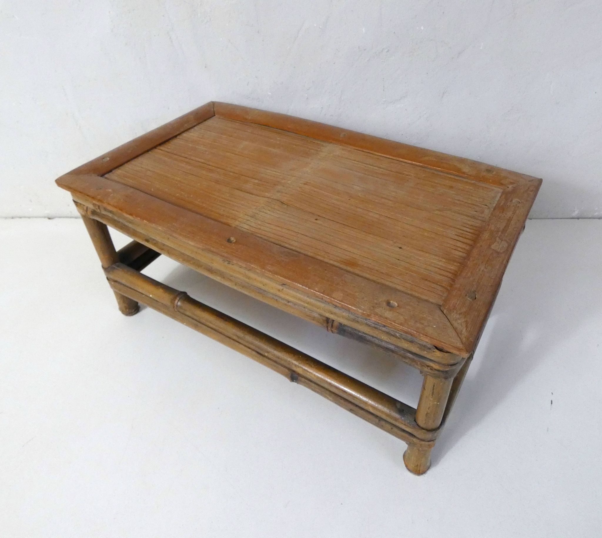 ancien petit Banc en bambou marche pied vintage