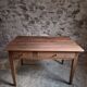 Table à manger française ancienne en merisier avec deux tiroirs, vers 1880–1920