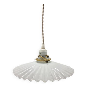 Suspension en opaline