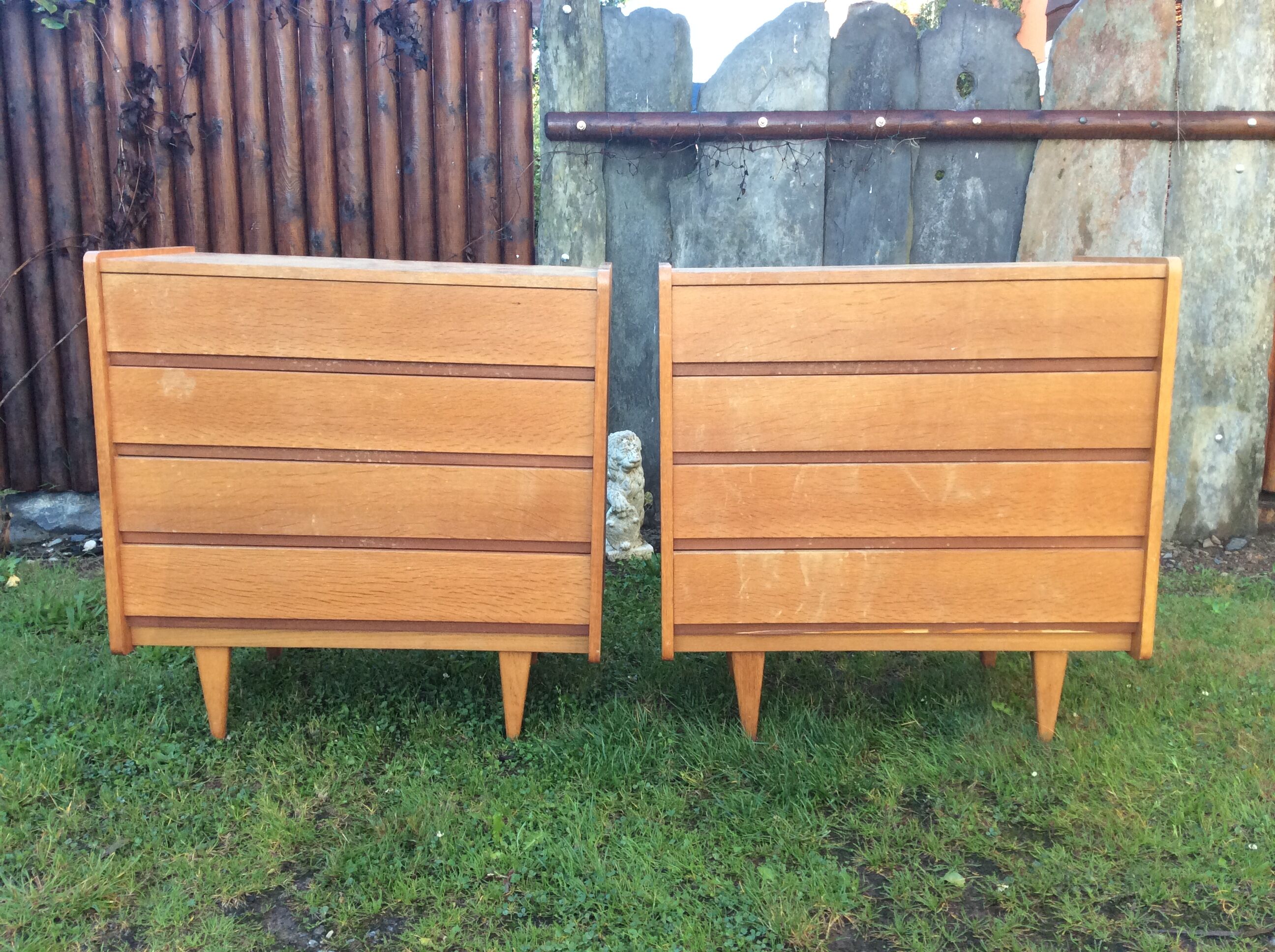 Vintage commodes (duo) in oak with 4 drawers.