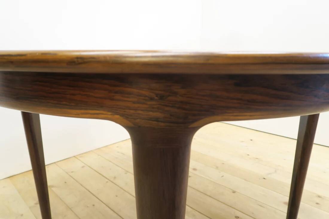 Dining room set in rosewood with table and 4 chairs, 1960s.