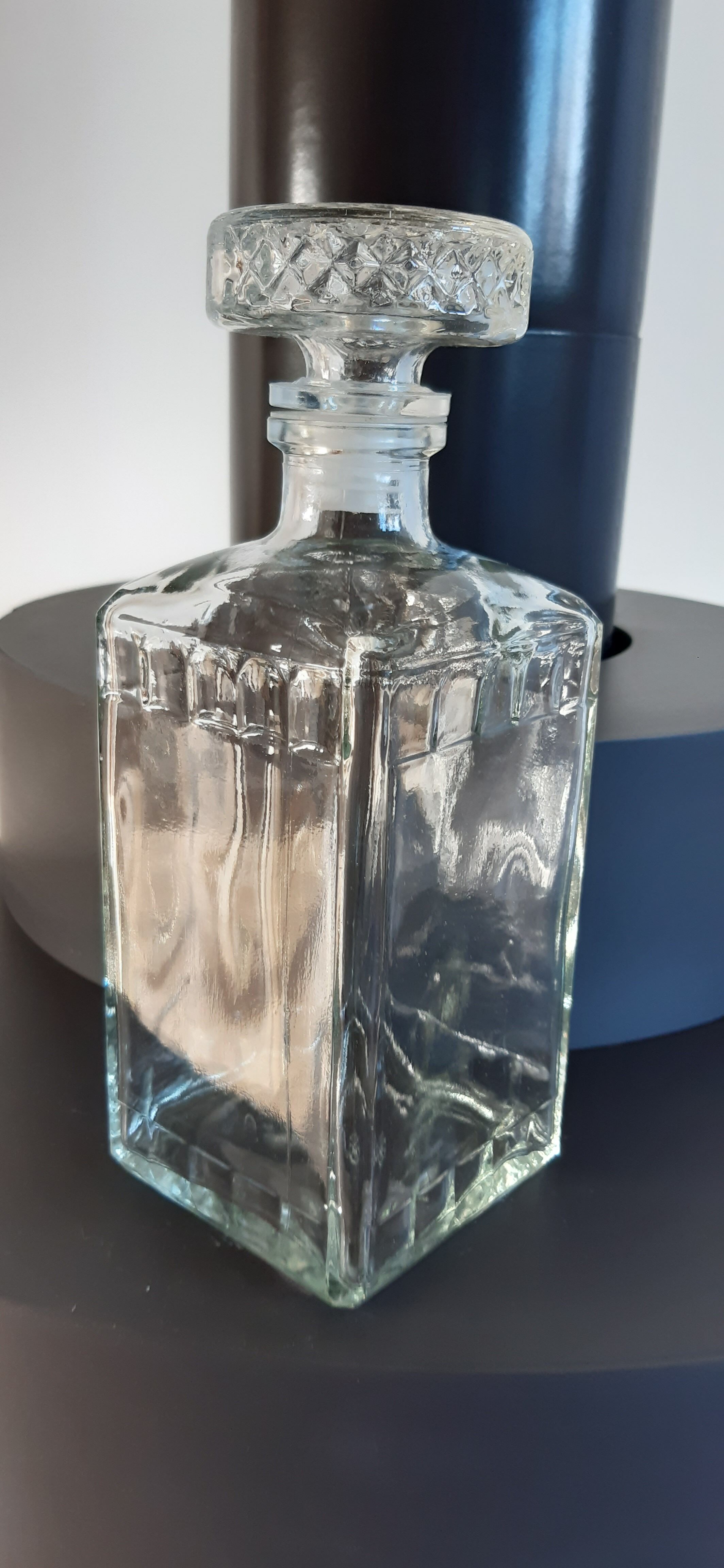 Whisky decanter round cap 70s