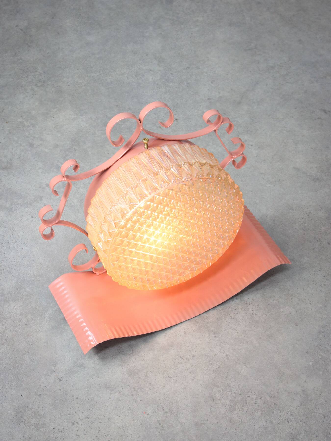 Mid-Century Intricate Italian Pink Wall Lamp, 1960s