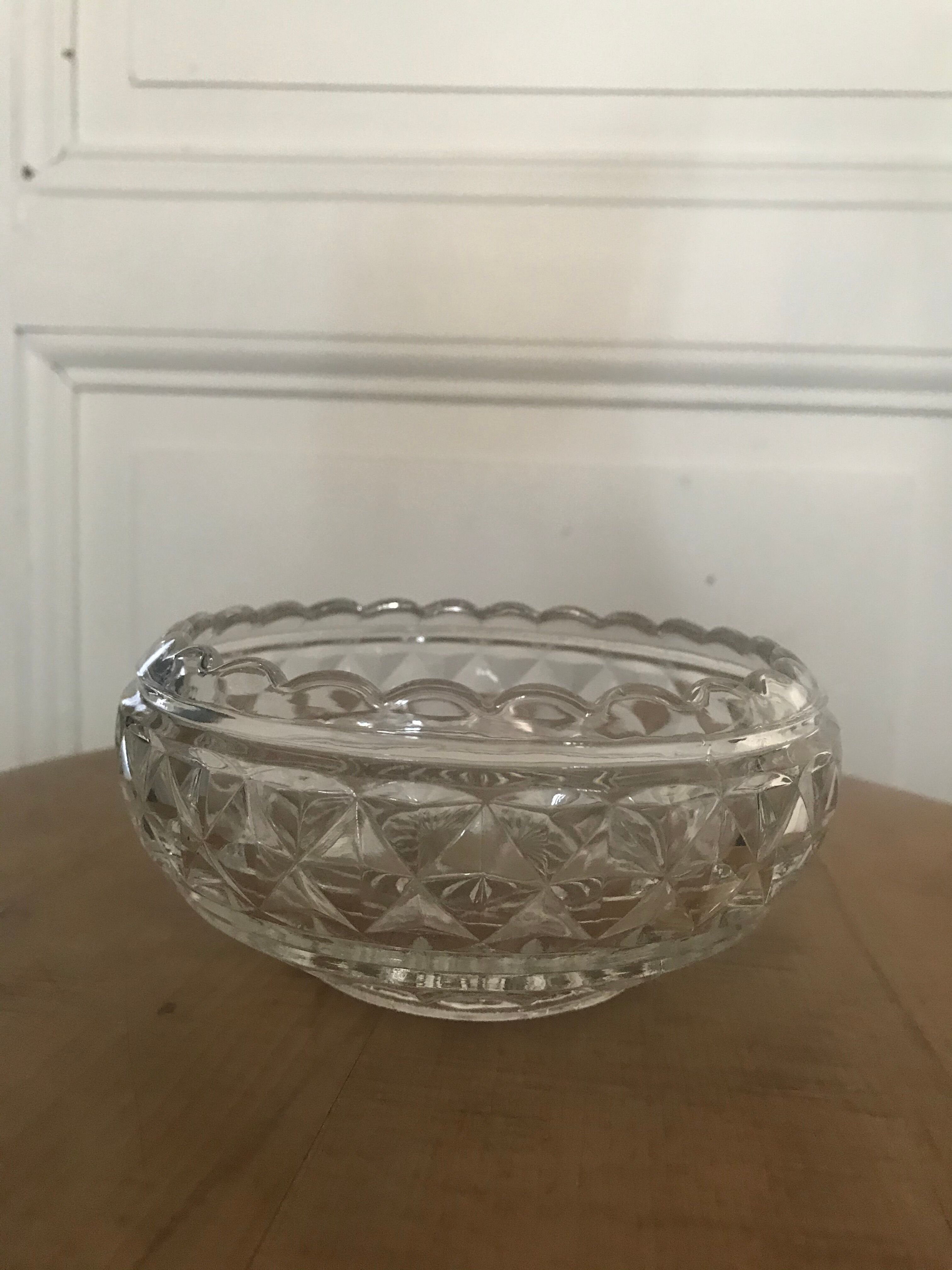 Lot of 4 dessert cups in chiseled glass