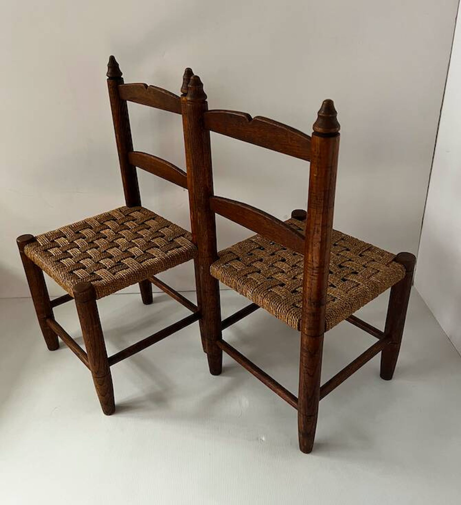 Child's chair made of wood and rope