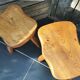 Paire de tabourets tripodes