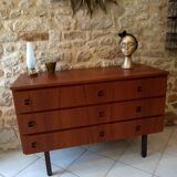 Scandinavian commodus/hairdresser