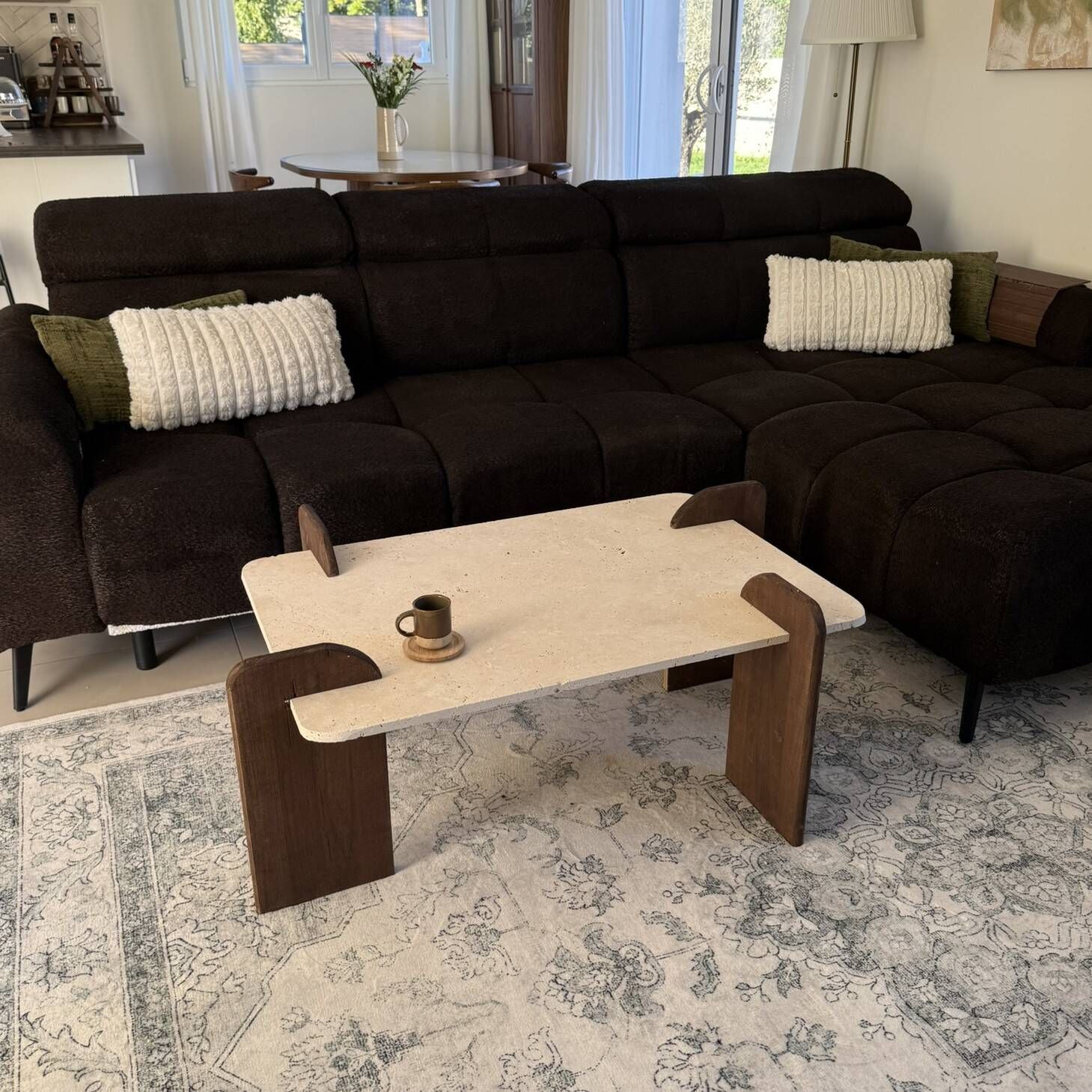 Table basse "sira" travertin et bois