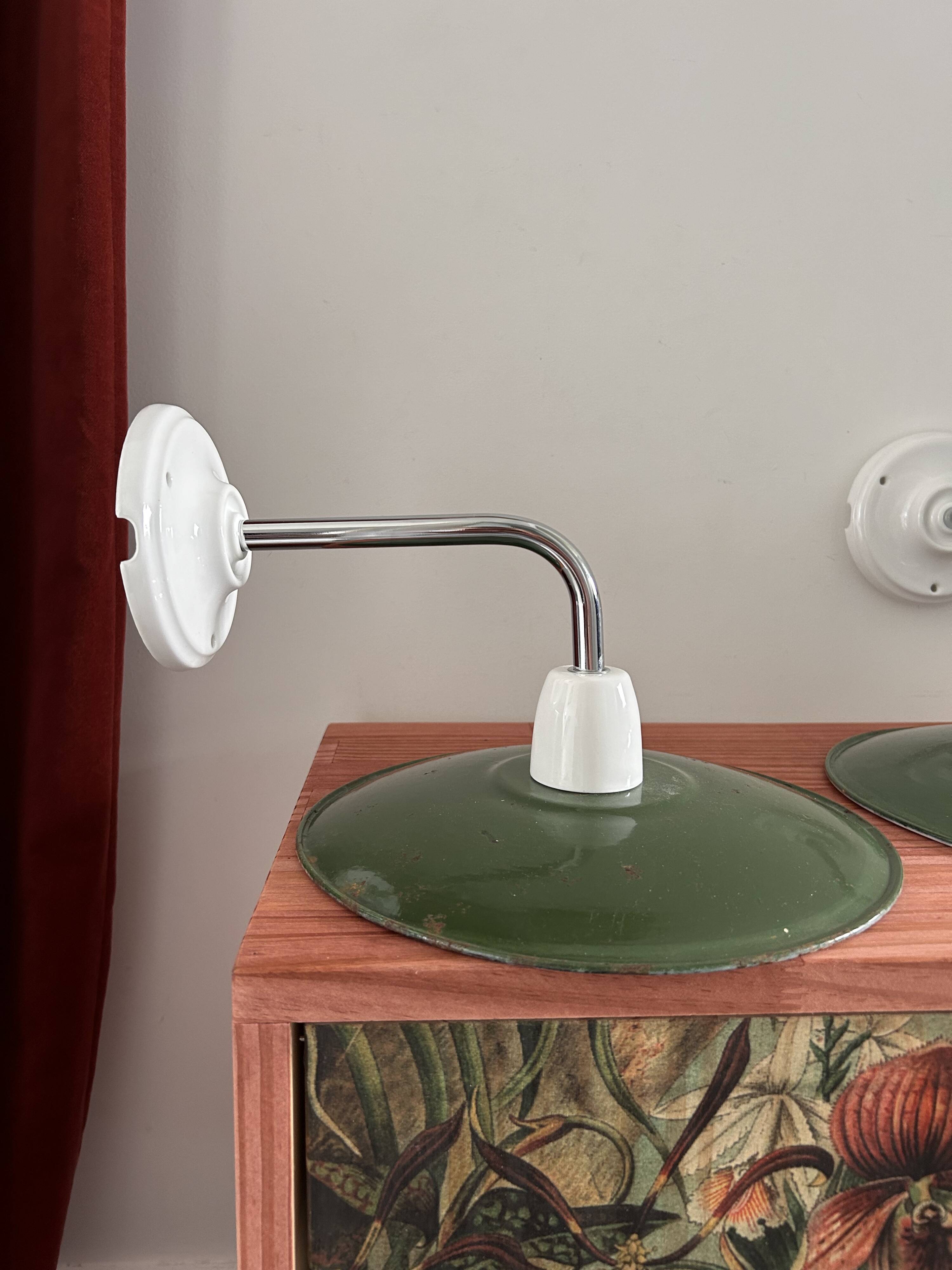 Pair of wall lights in green enameled sheet metal
