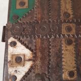 Ancienne boite tribale en métal martelé