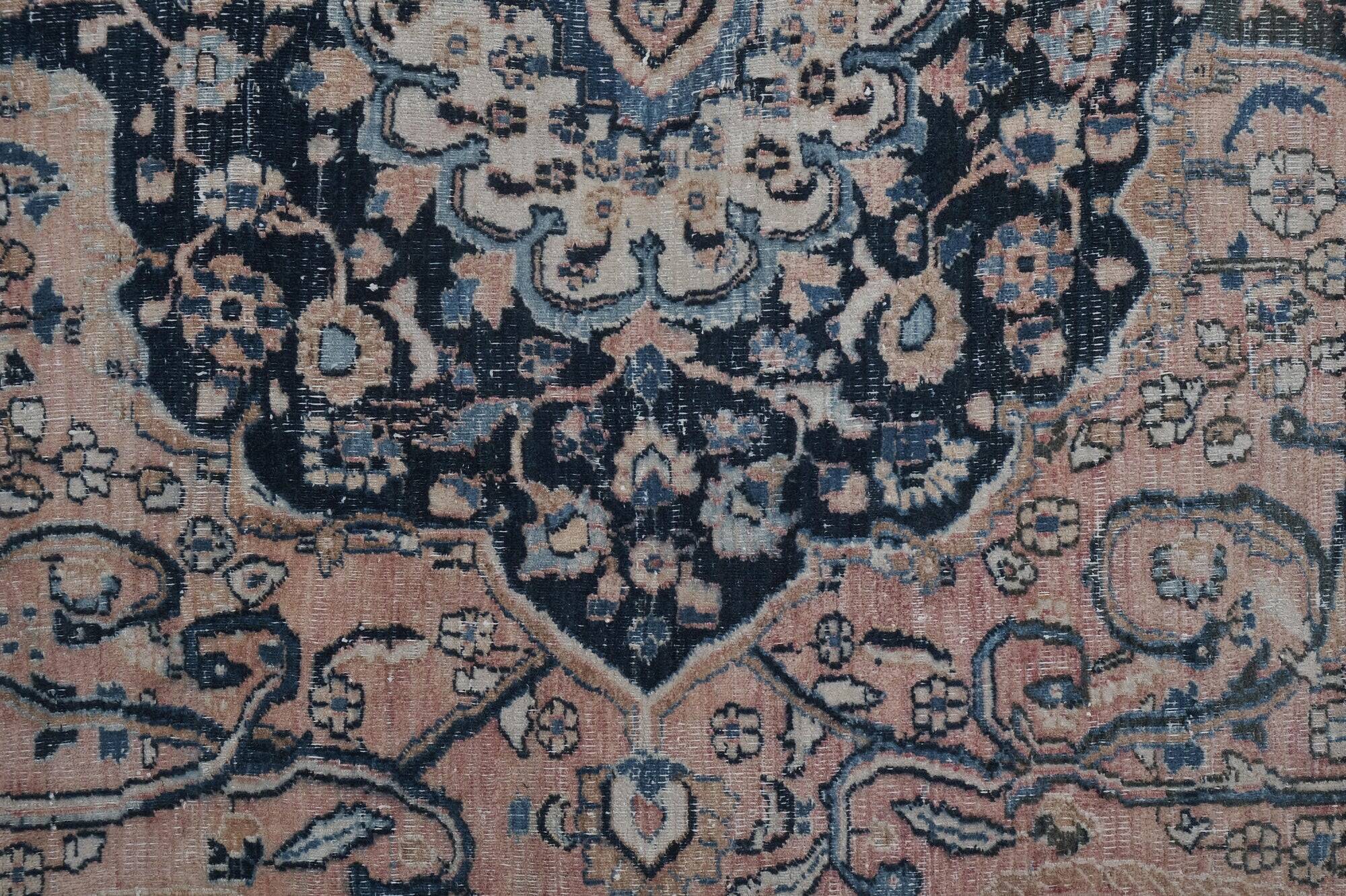 Vintage handmade Turkish rug 290x375 cm