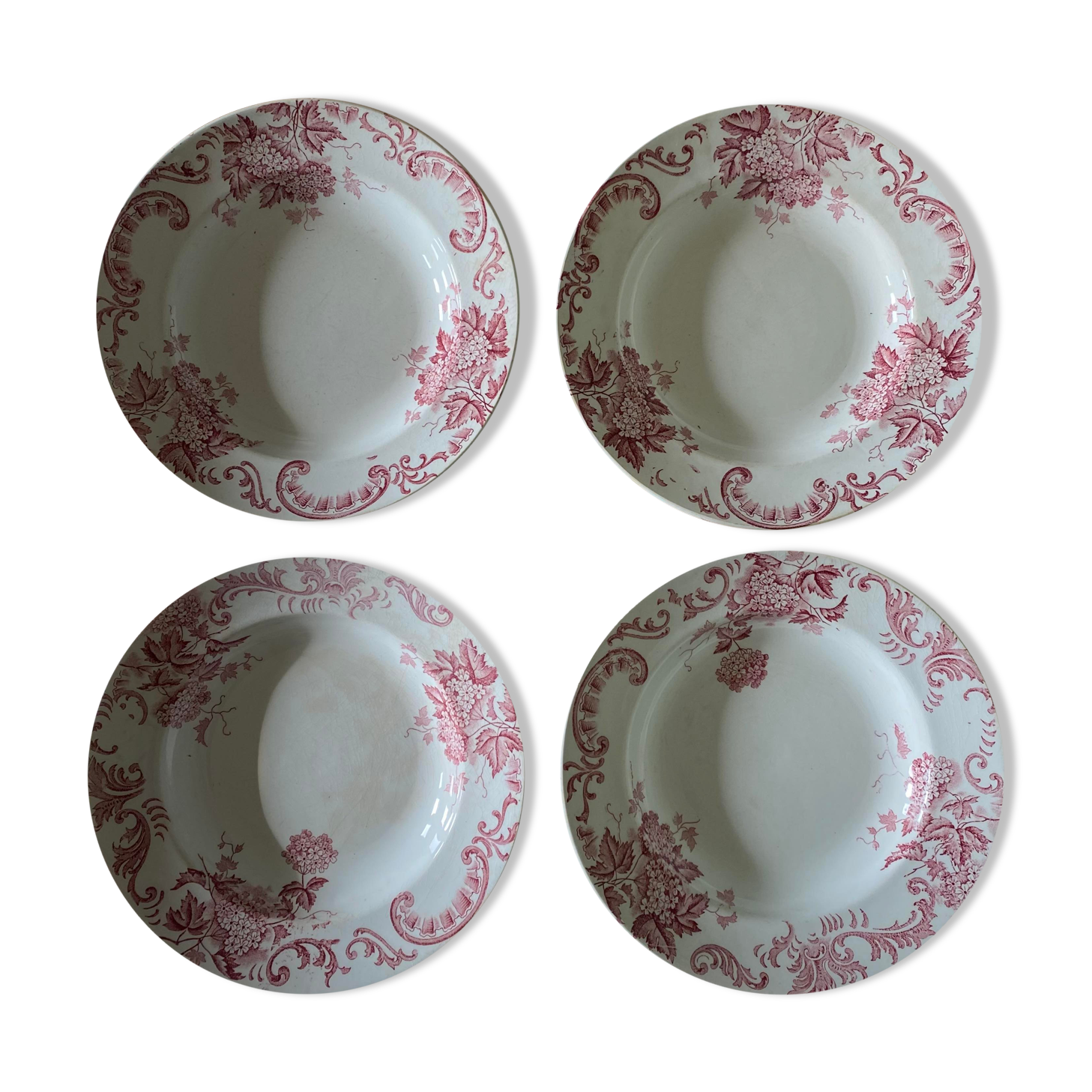 Set of 4 old plates hollow in pink iron earth, Snowball Saint-Amand