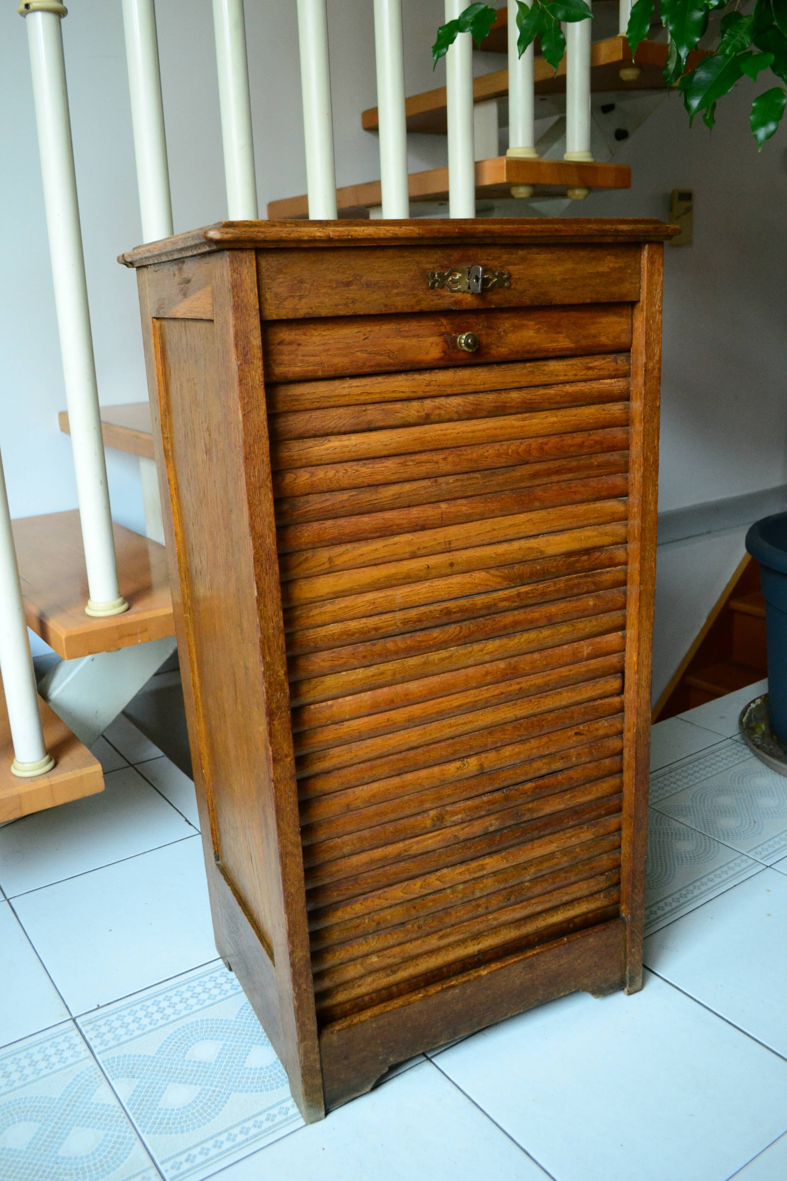 Early 20th-century curtain furniture