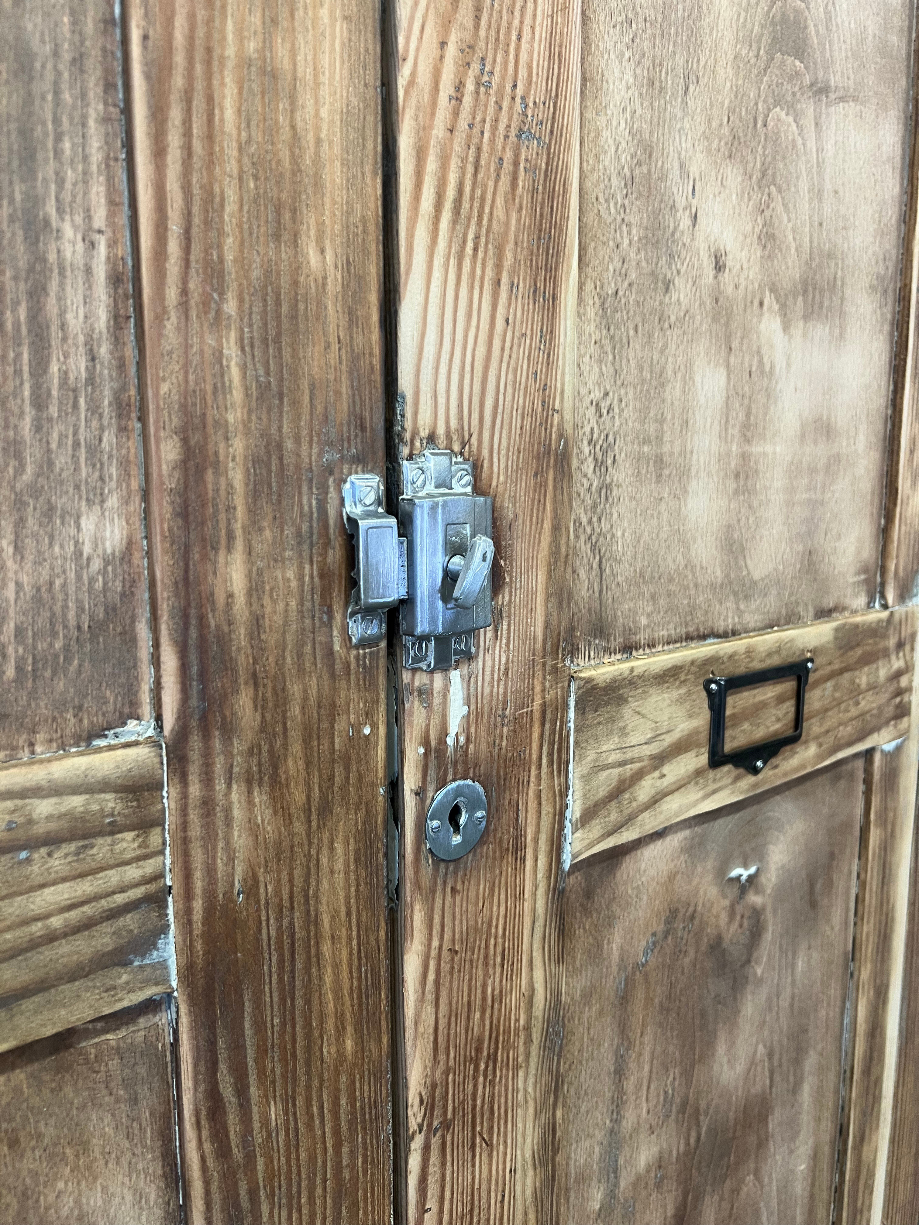 Workshop cabinet
