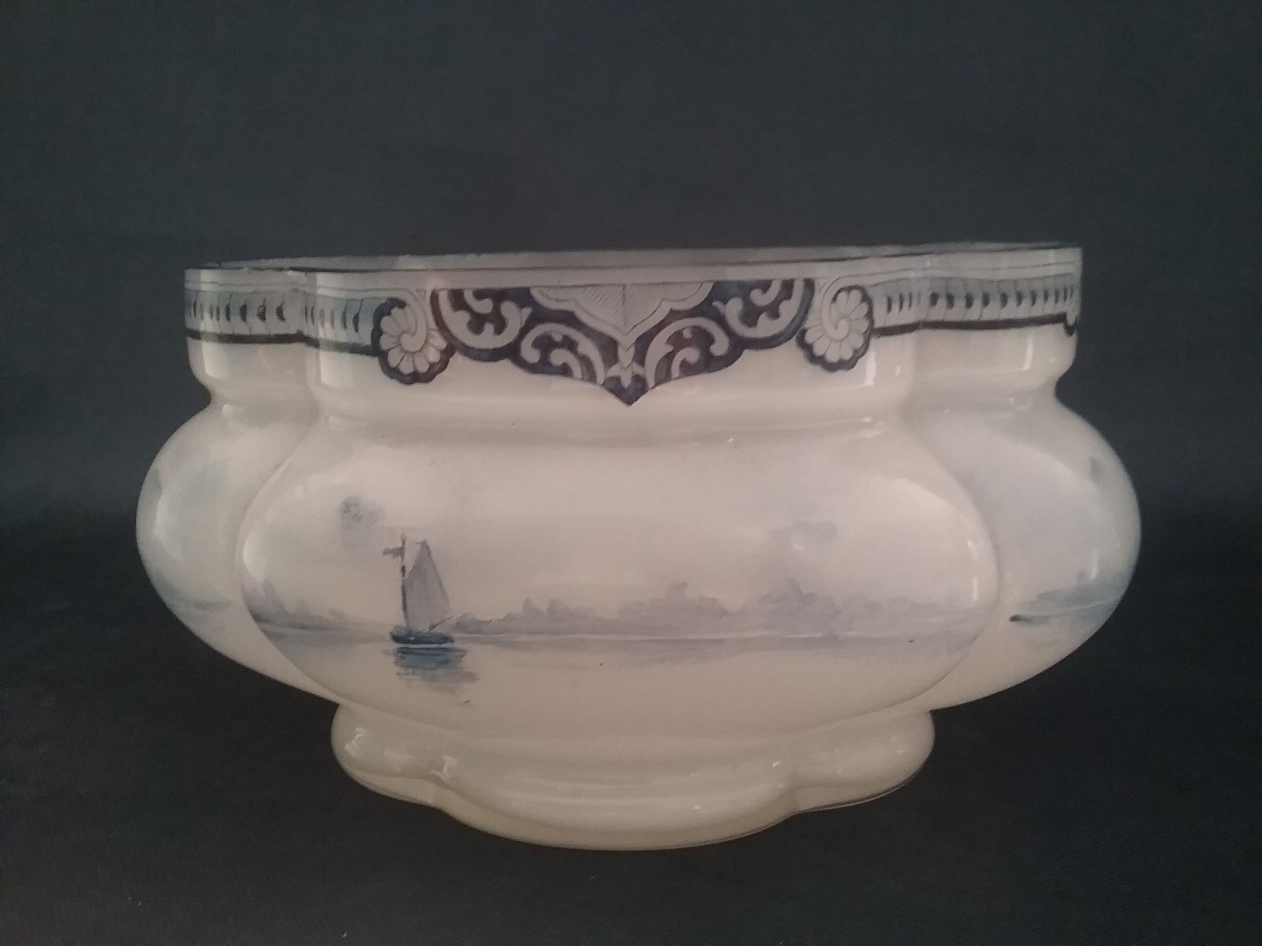 Opaline planter François-Théodore Legras - Delft designs - France 1890-1919