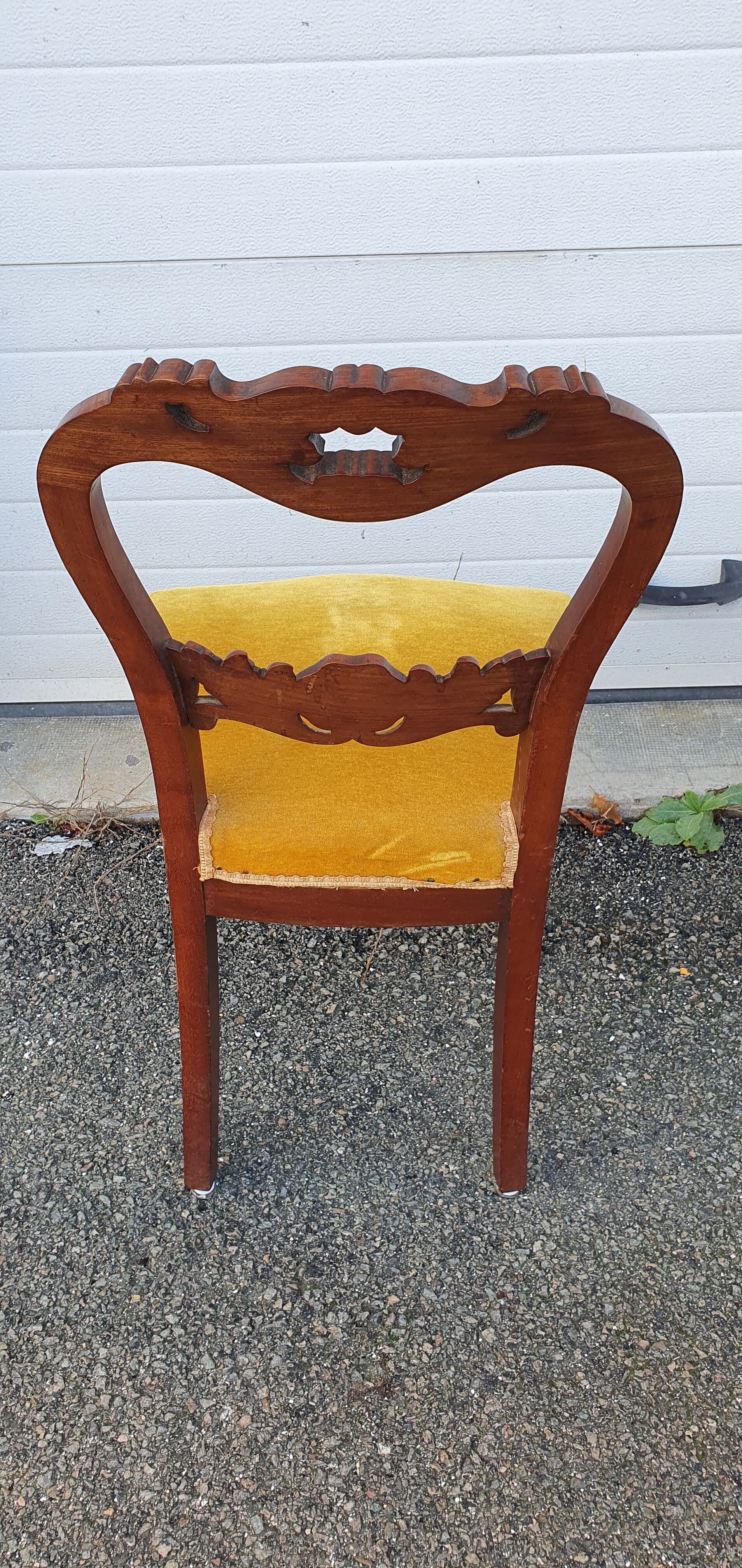 Chaises acajou et velours début XXéme