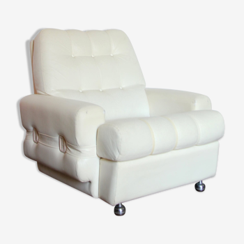 Seventies armchair in cream white skaï