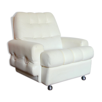 Seventies armchair in cream white skaï