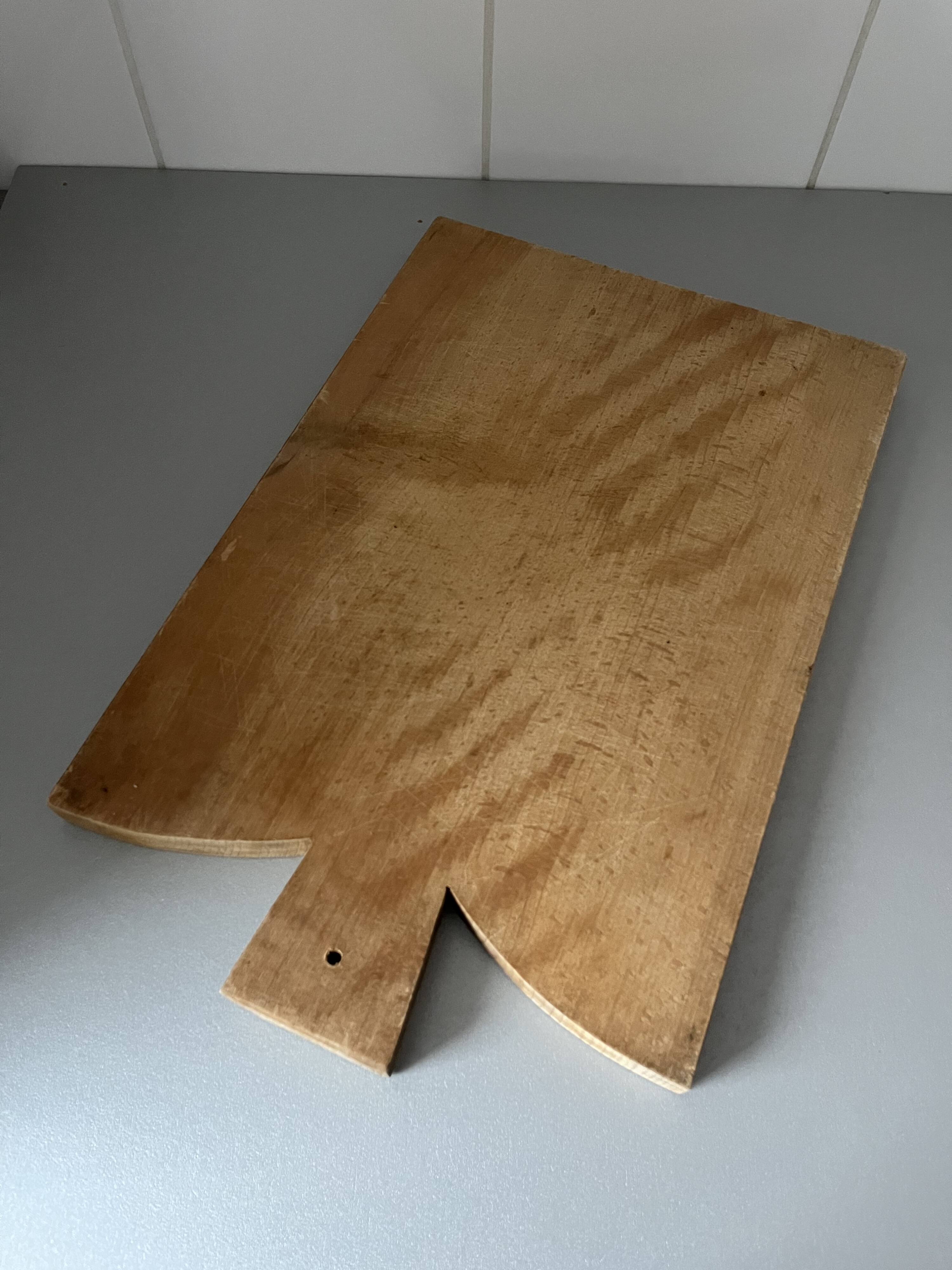 Wooden cutting board