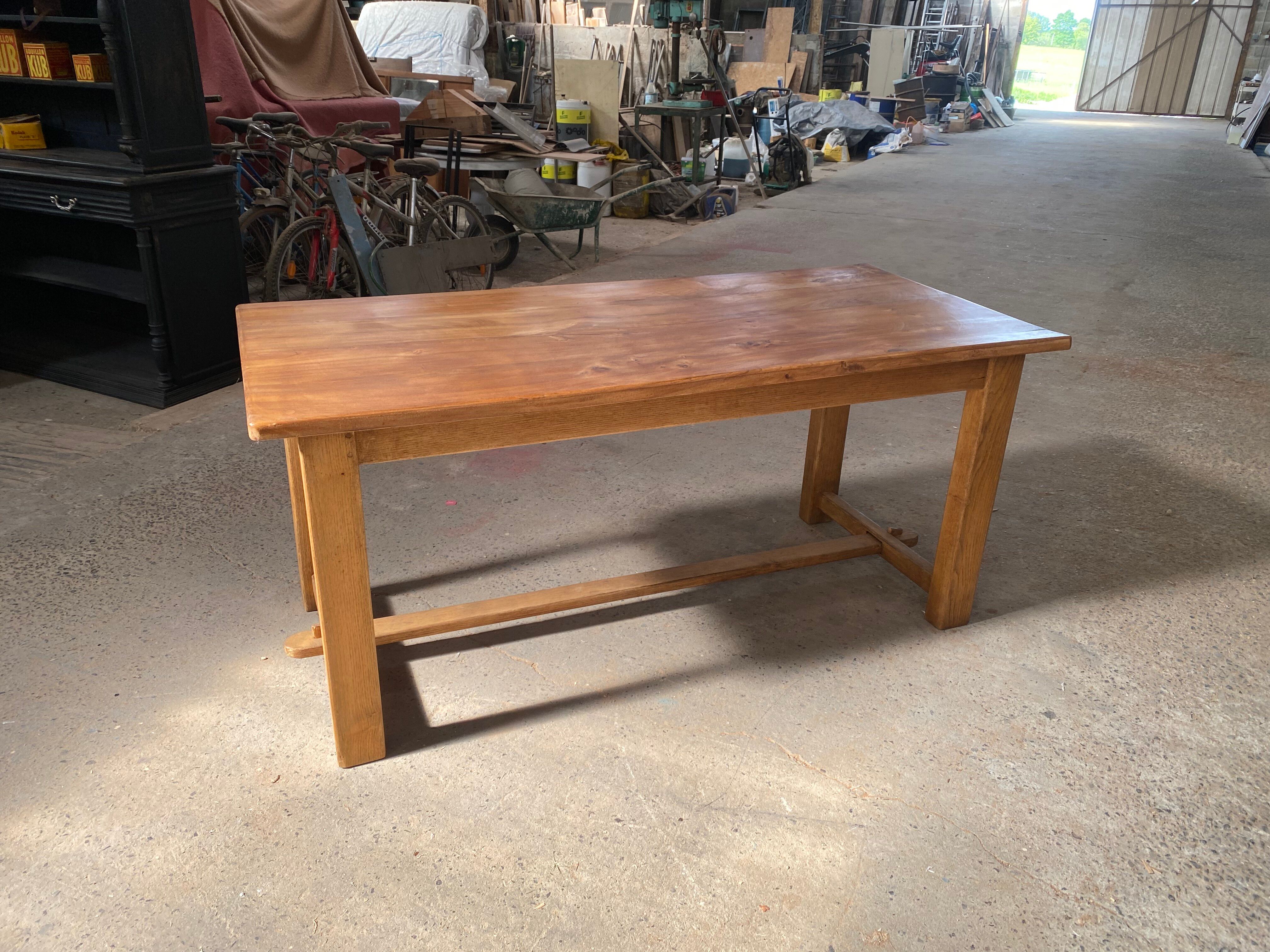 Farm table