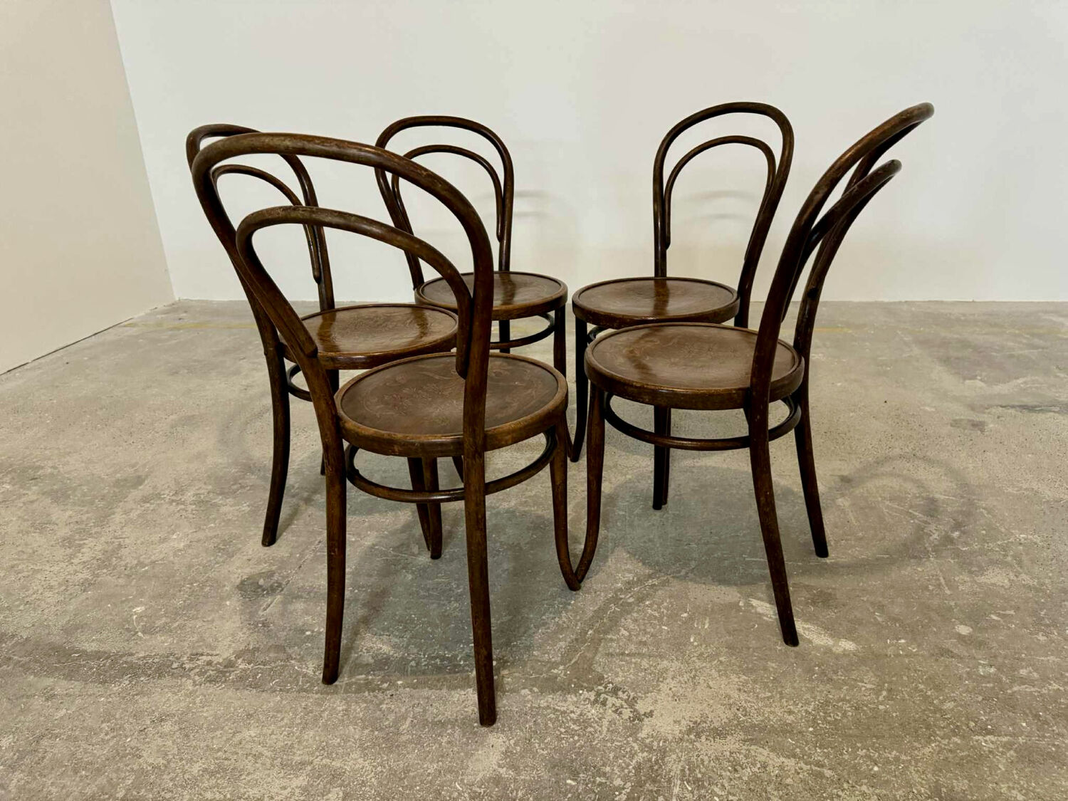 5 Thonet bistro chairs in curved wood