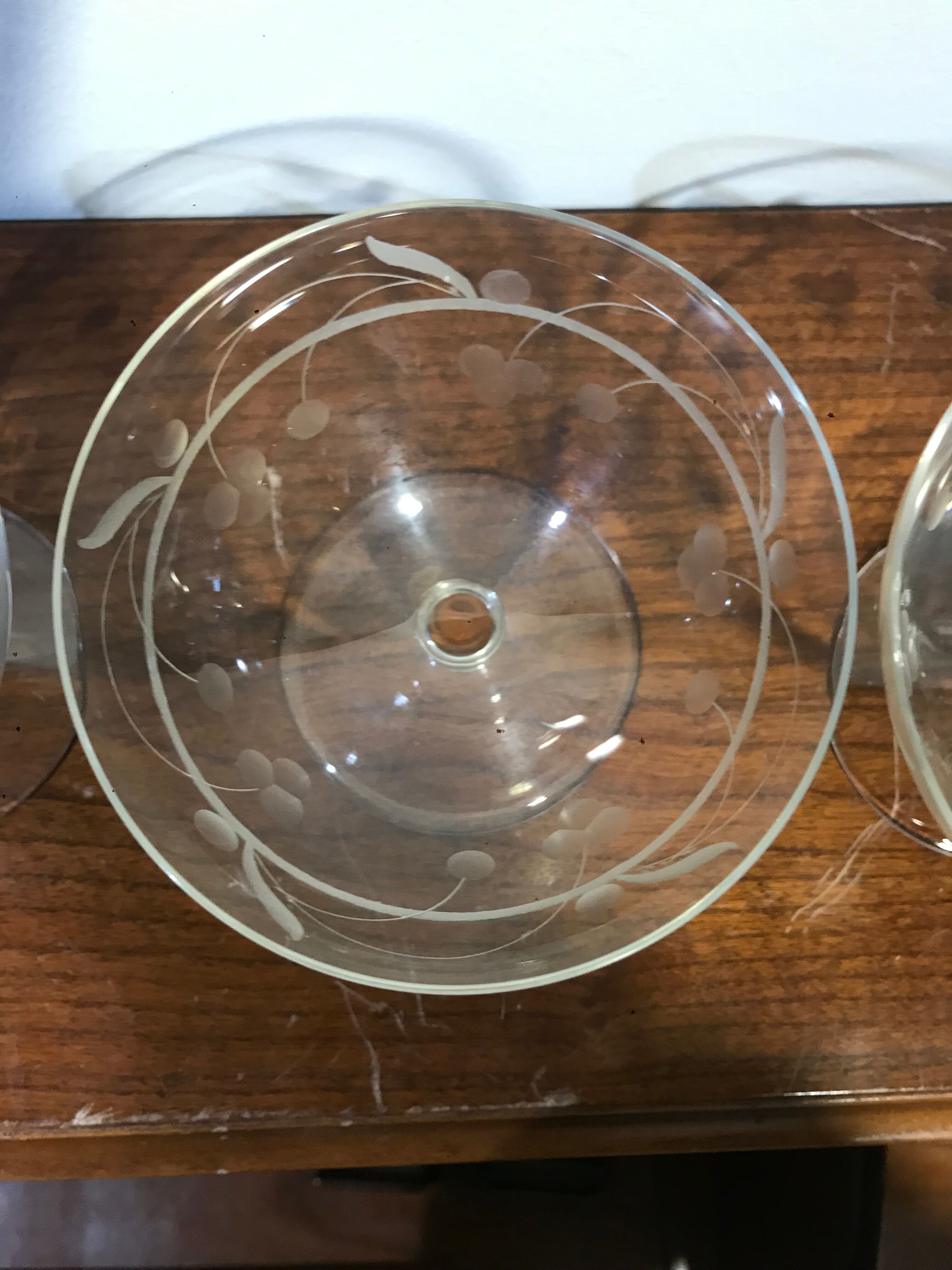 5 champagne glasses engraved in crystal