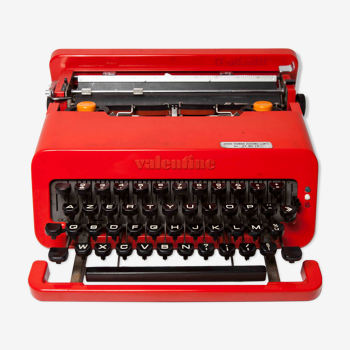 Typewriter Olivetti Valentine 1970