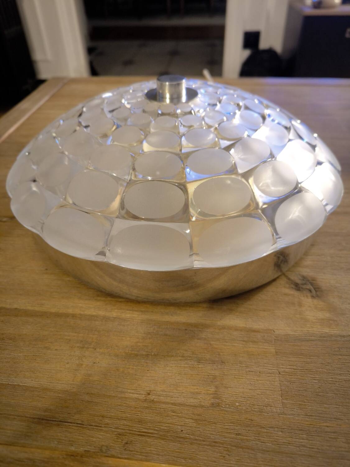 Wall/Ceiling Light
Aluminum and glass by Peill &
Putzler 197
