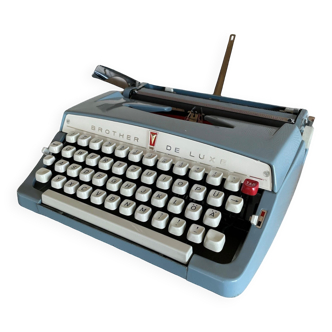 BROTHER DELUXE typewriter from the 60s