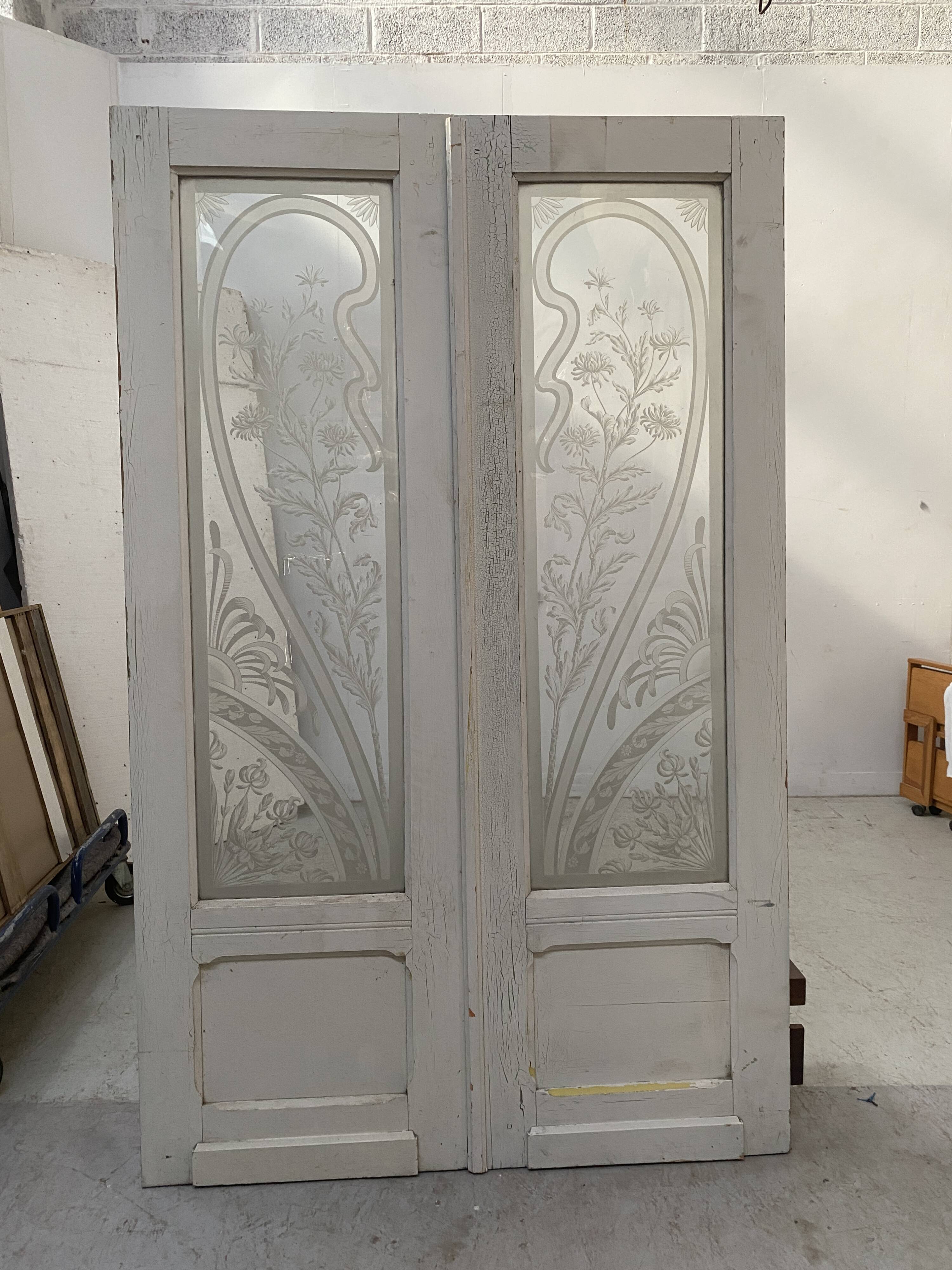 Double dividing door in wood and etched glass, 20th century