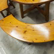 Brutalist ensemble round table 113cm and its 4 rounded stools 1960