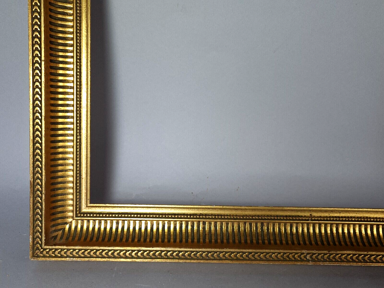 Canal frame in molded wood