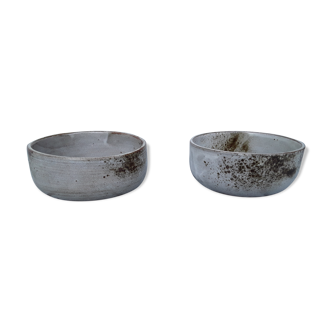 2 ceramic bowls