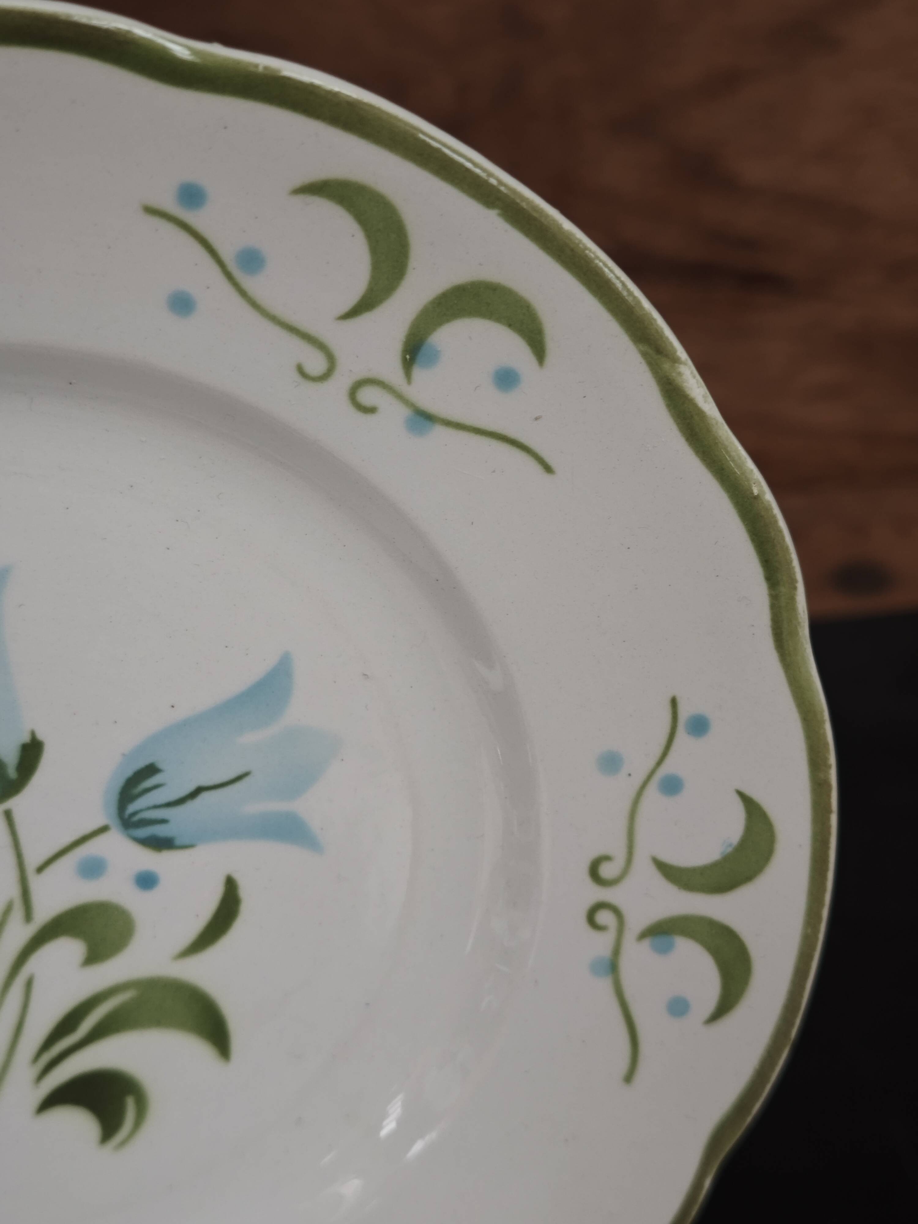 9 assiettes à desserts floral vintage peintes main Badonvillers