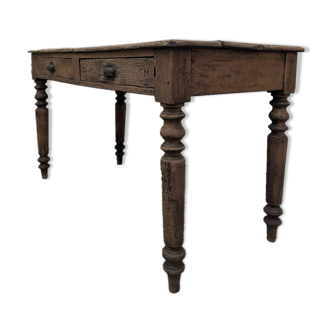 Farm table