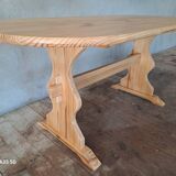 Pine wood table