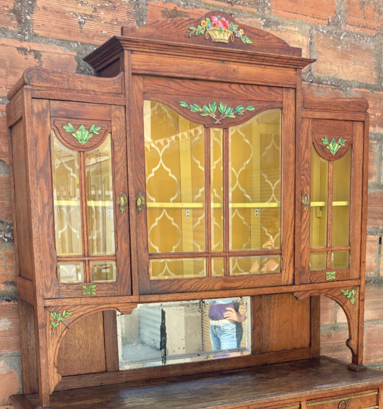 Buffet double corps à décor de fleurs des champs