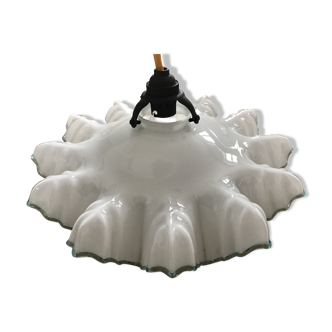 Suspension in opaline