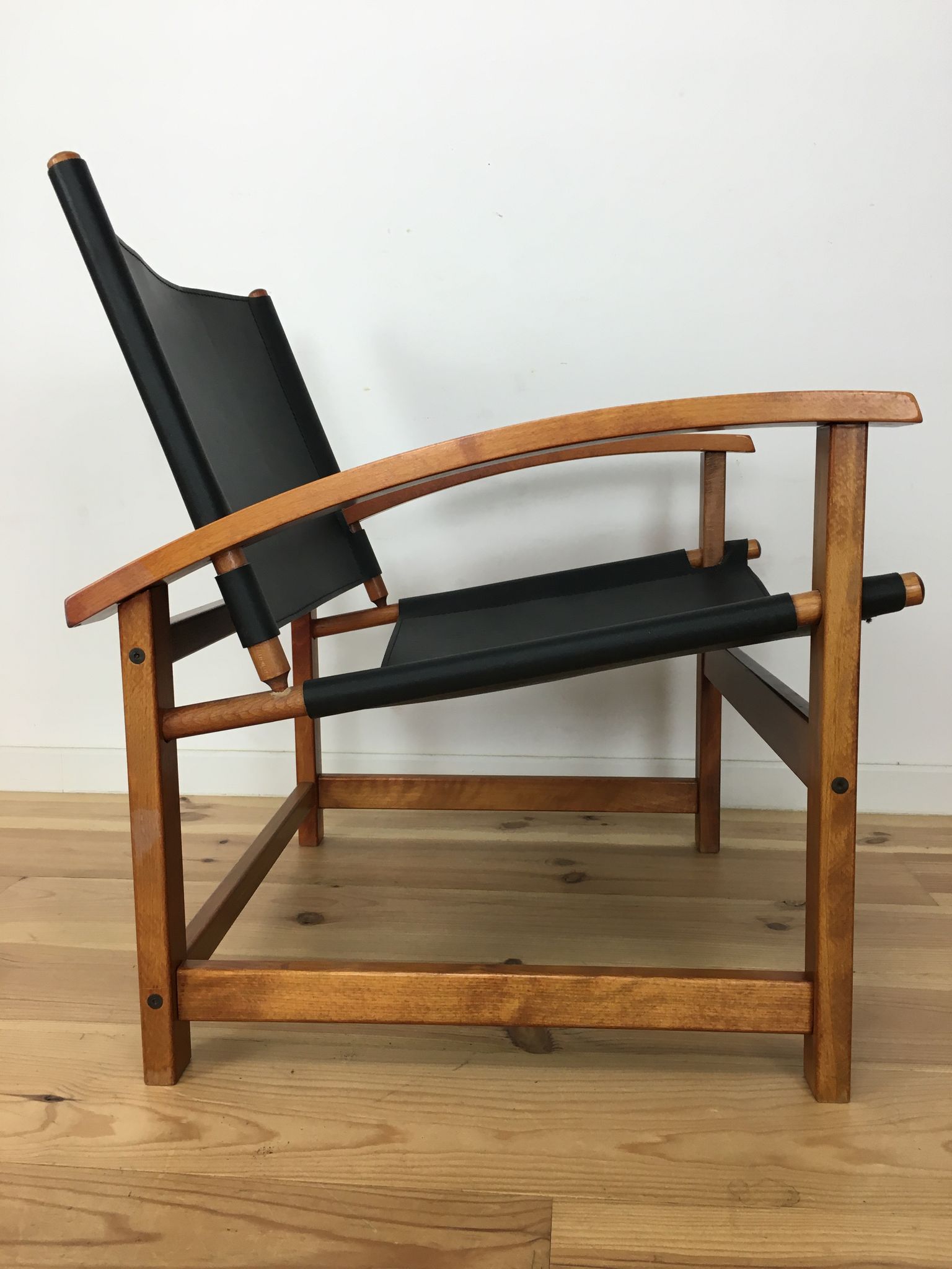 Scandinavian hyllinge Mobler Denmark chair, safari style, leather and wood