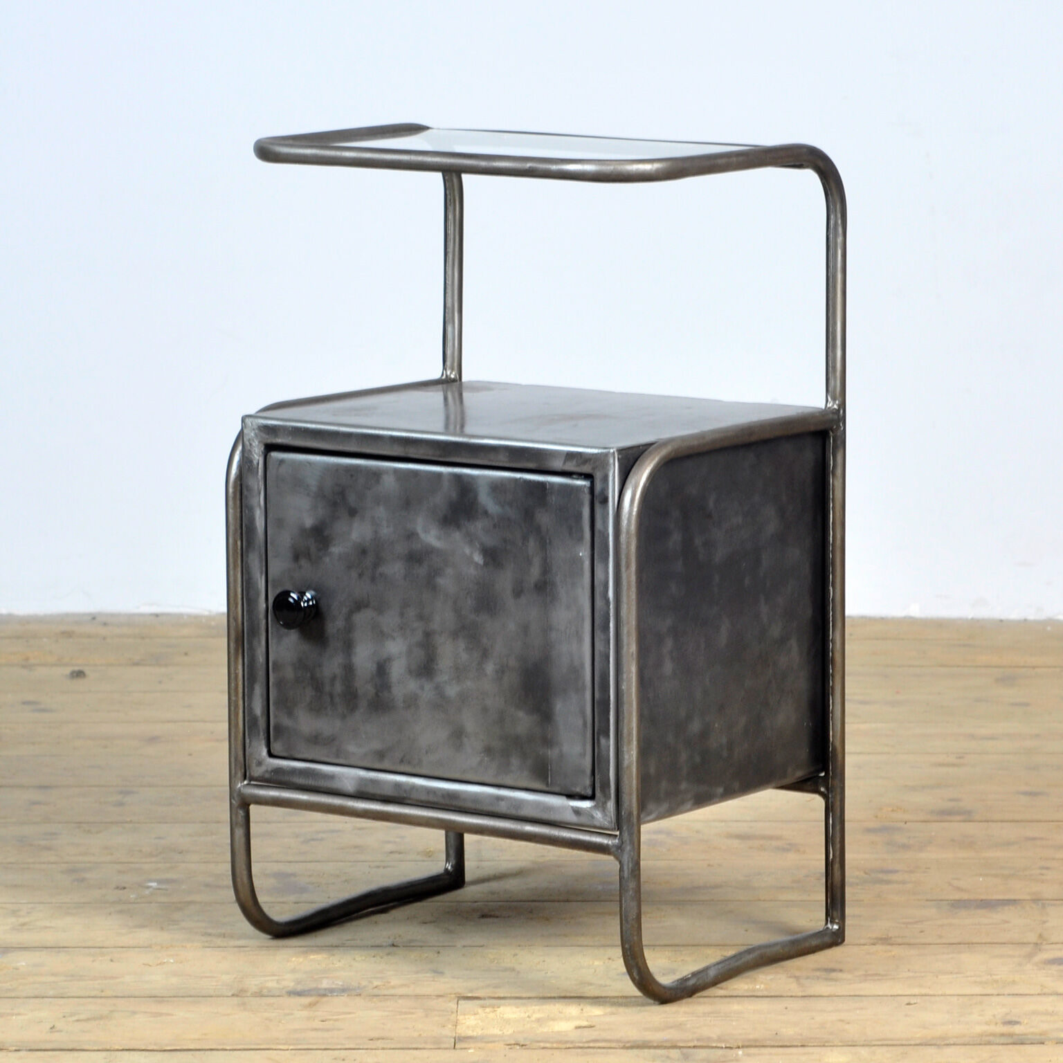 Paire de tables de chevet, années 1950