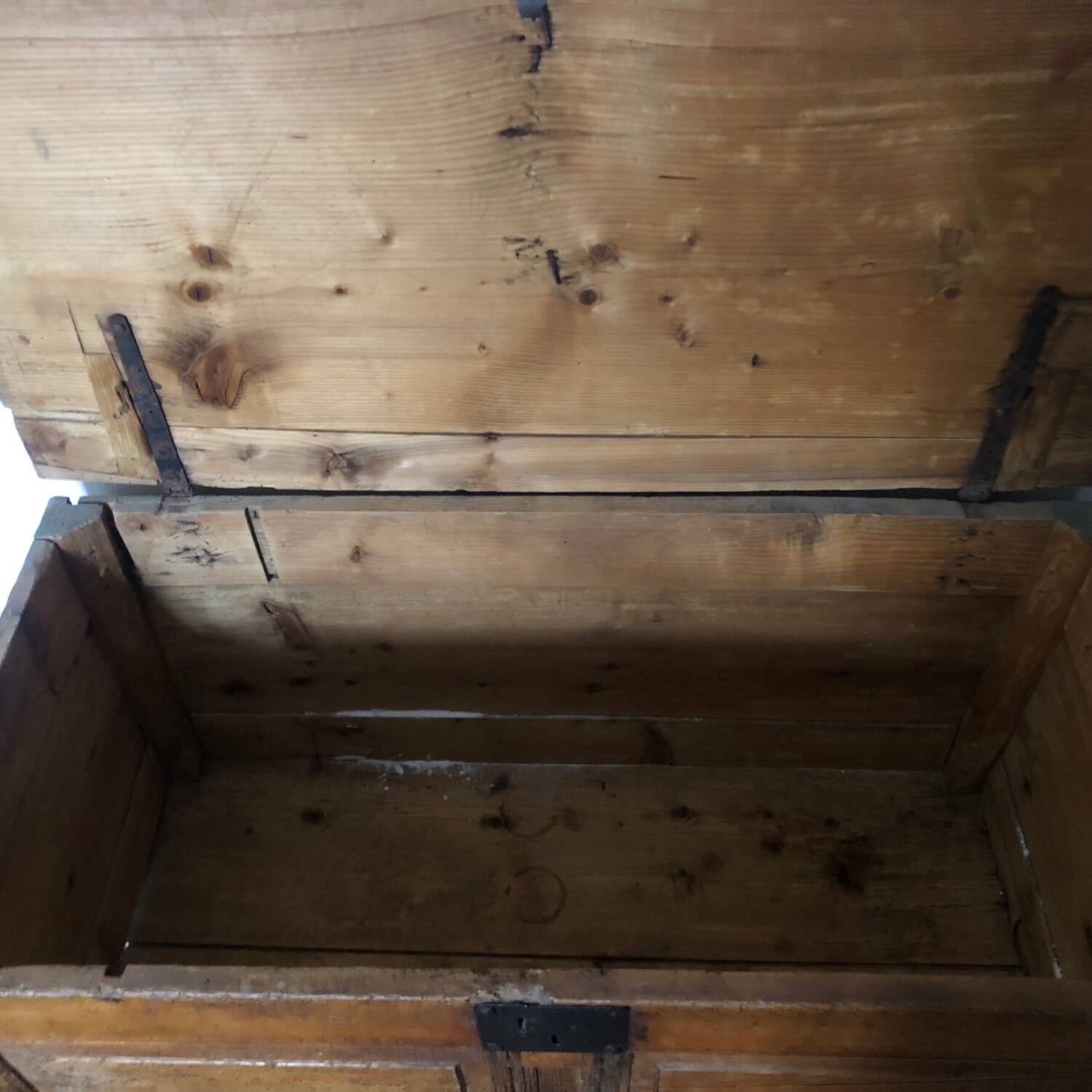 Savoyard storage chest