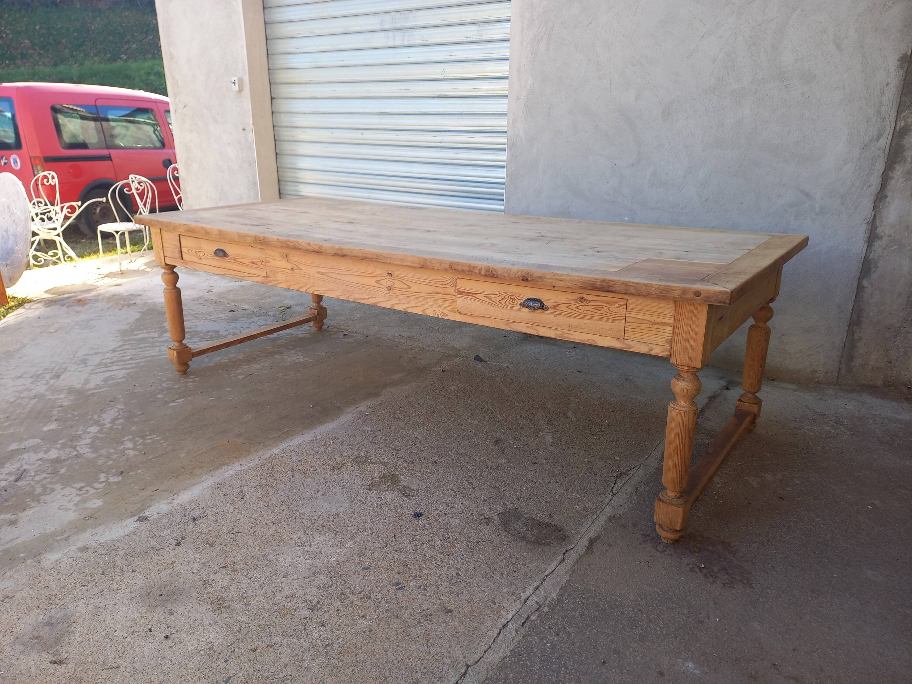 Grande table de communauté en chêne et sapin