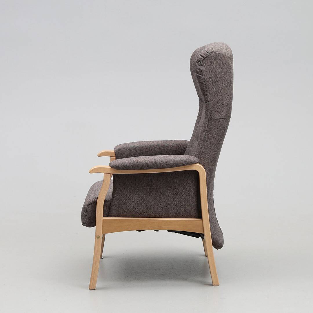 Hjort Knudsen — Armchair with Matching Footstool — Adjustable Backrest — Mo