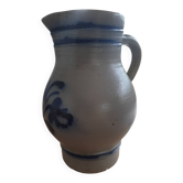 Grey carafe email decoration
