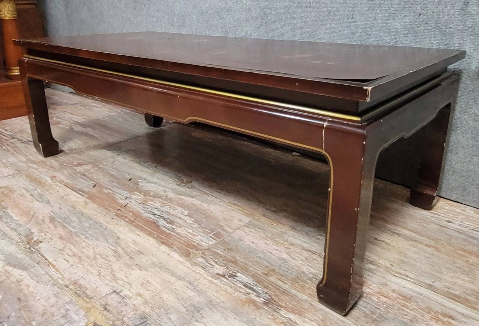 20th century Asia: lacquered coffee table decorated with birds in branches