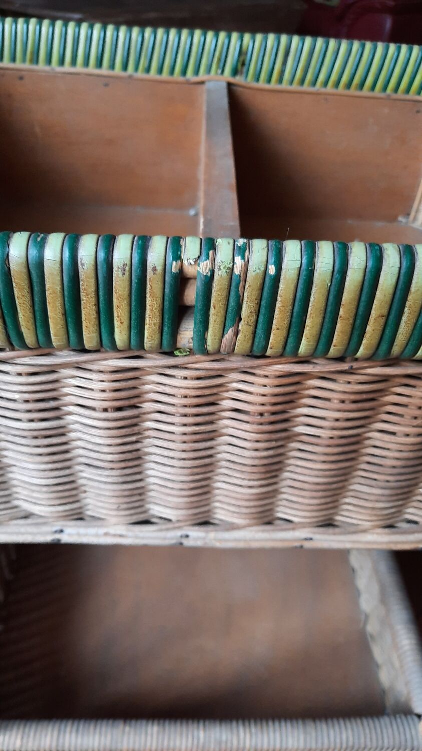 Rattan and bamboo worker