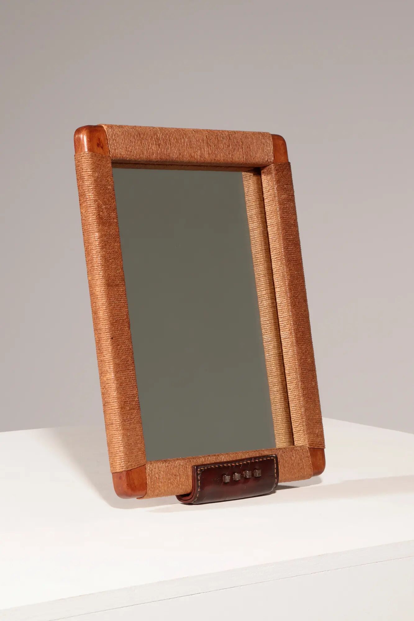 Miroir de table moderniste rare de Jacques Adnet des années 1950