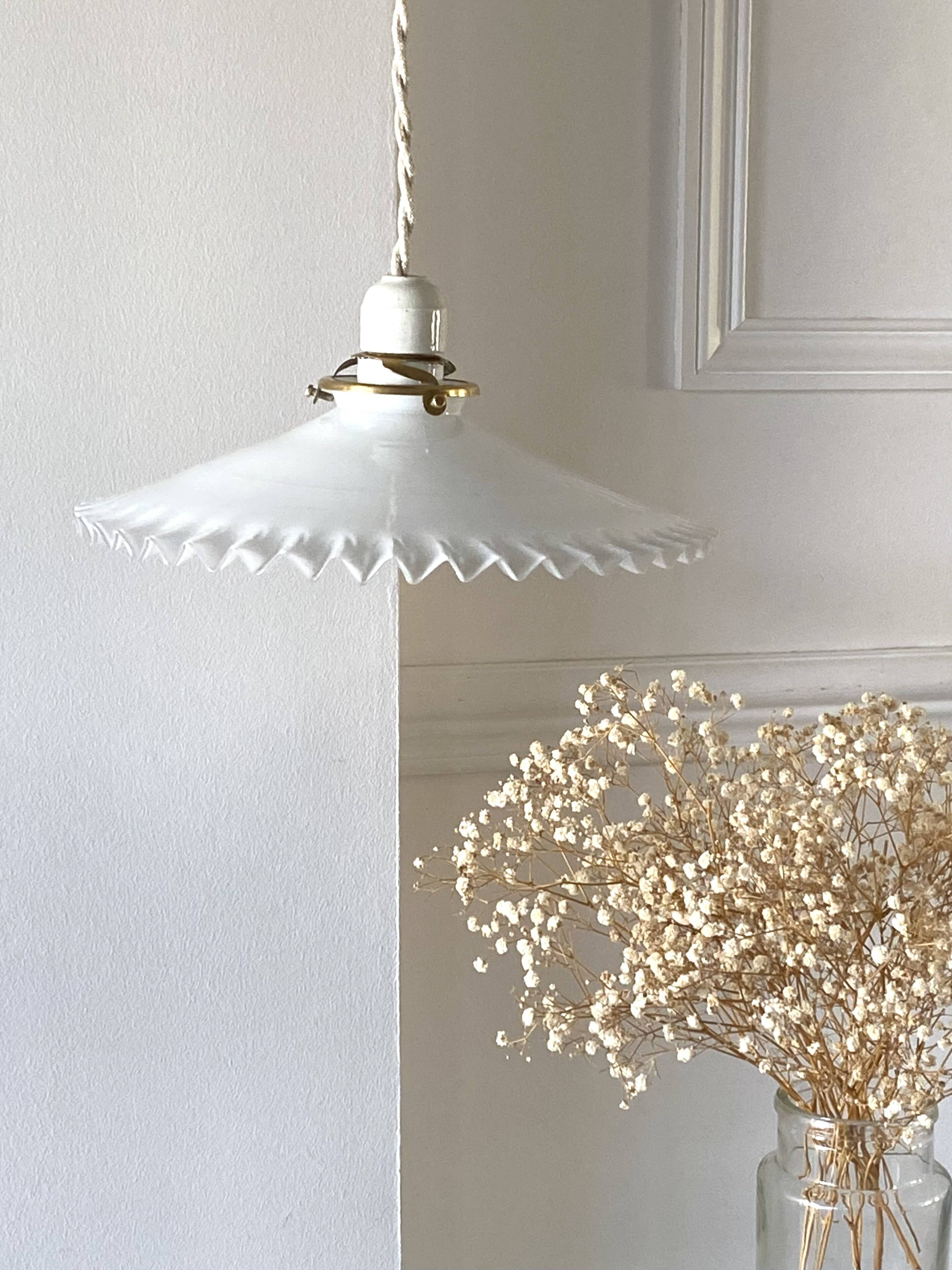 Suspension en opaline